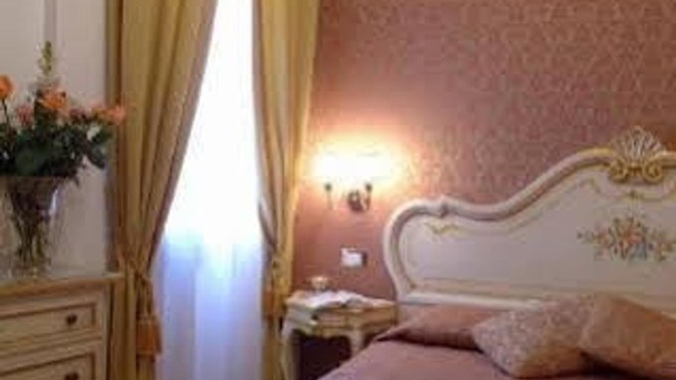 Fiabe Venice Rooms