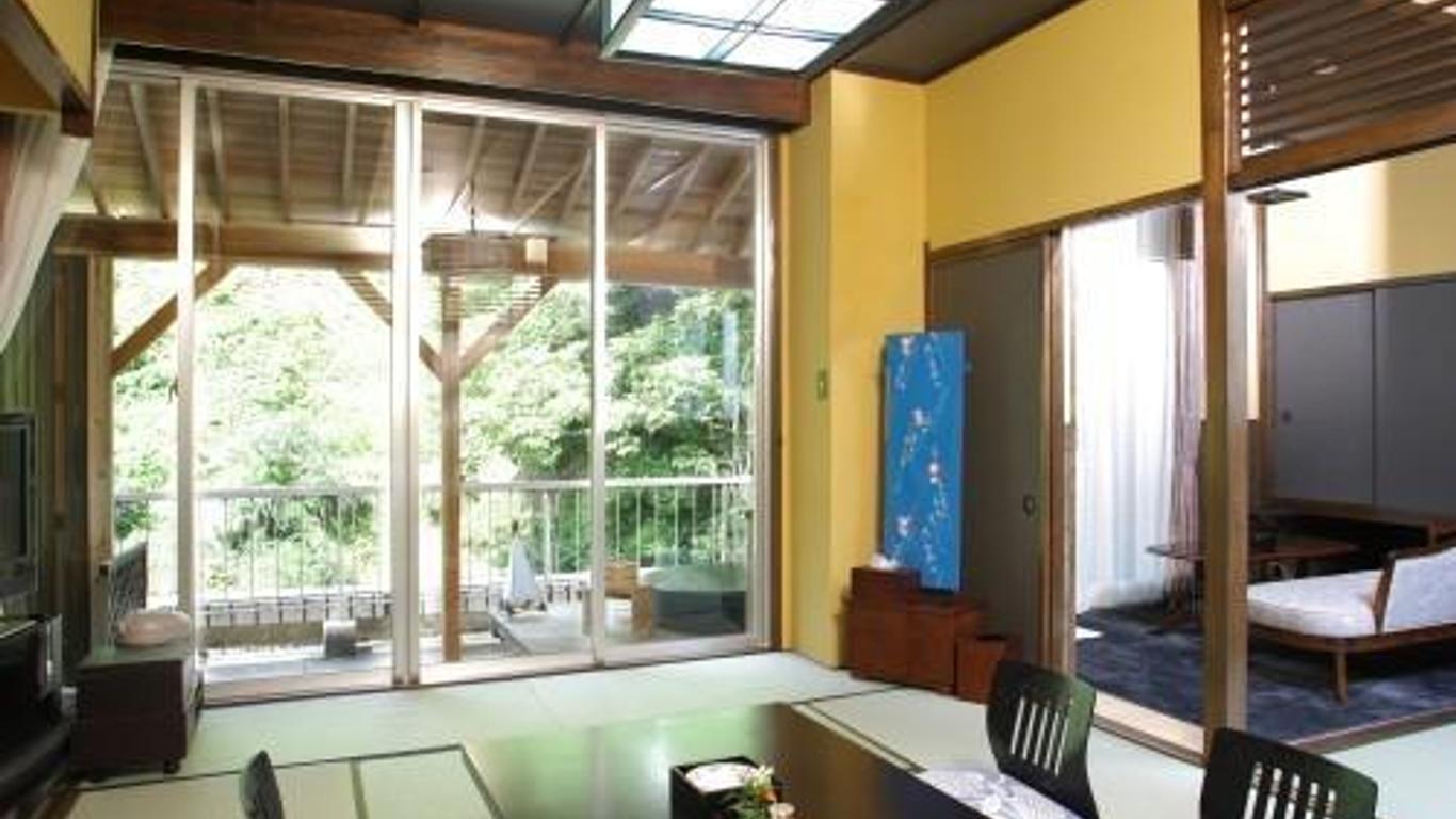 Yomoyamakan