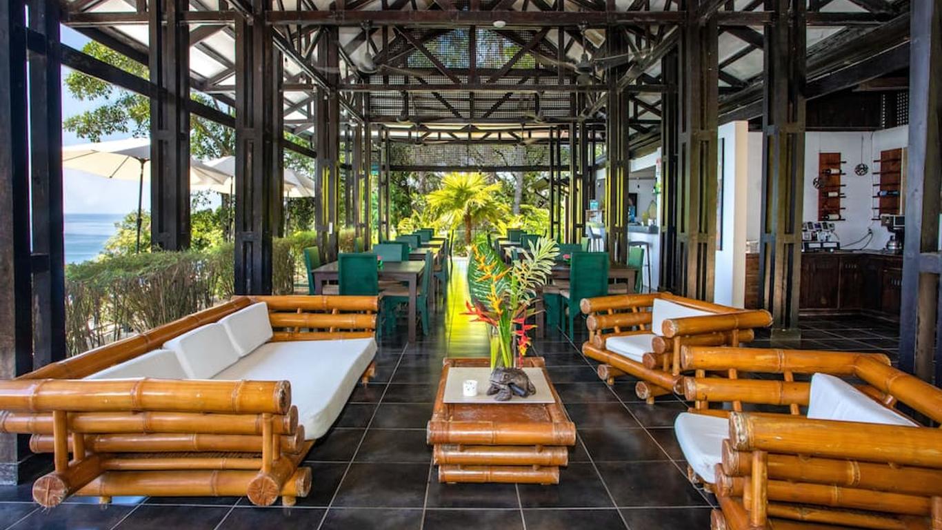 Tiki Villas Rainforest Lodge & Spa