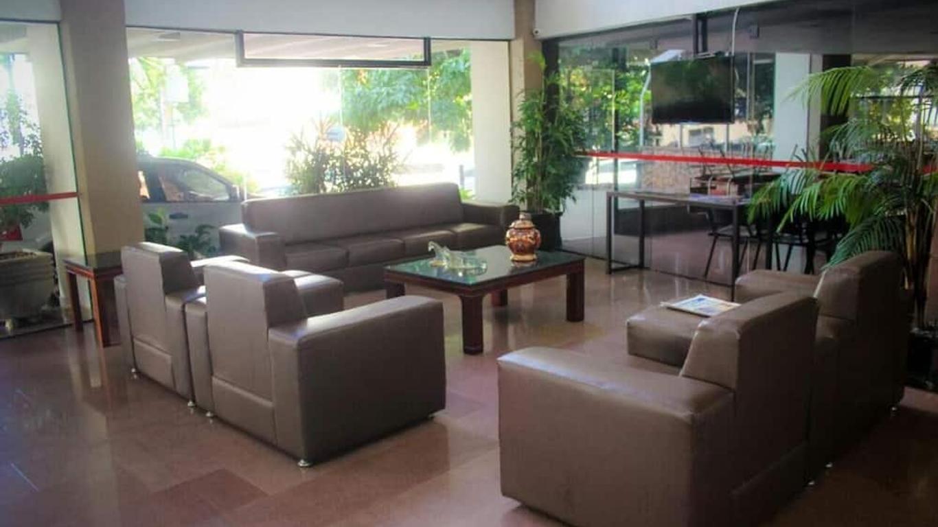 Flat Oeste La Residence