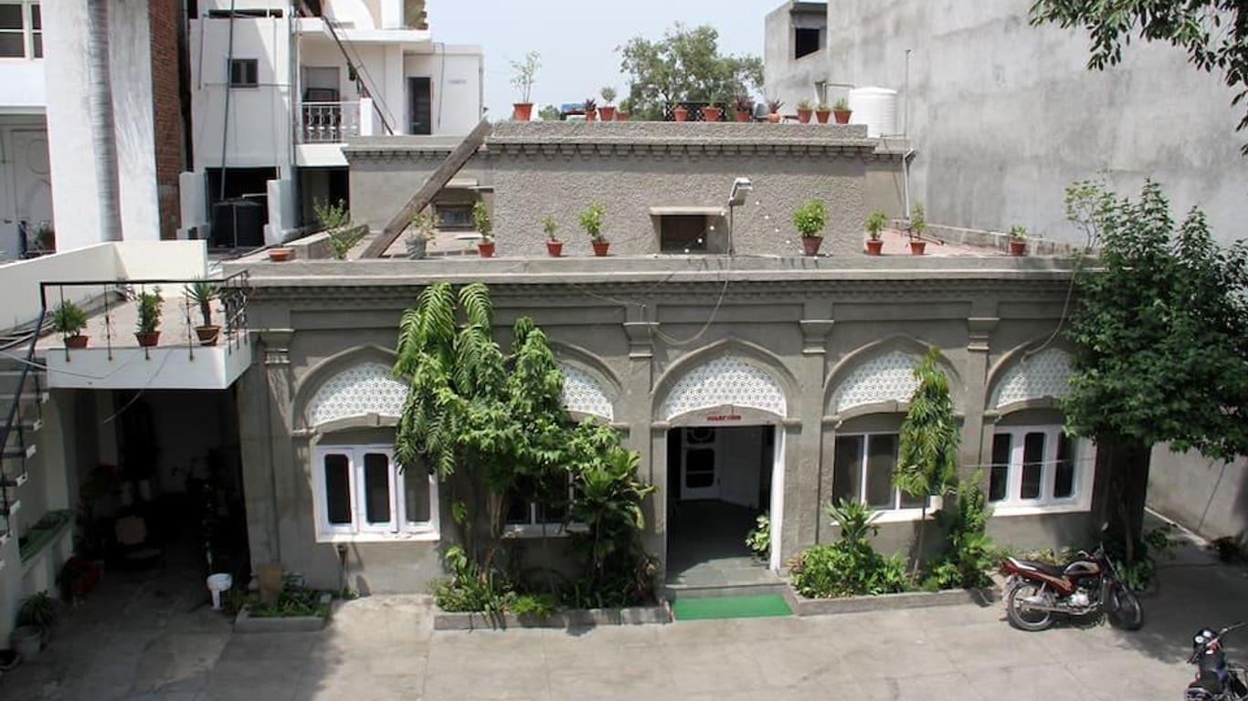 Tourist Guest House
