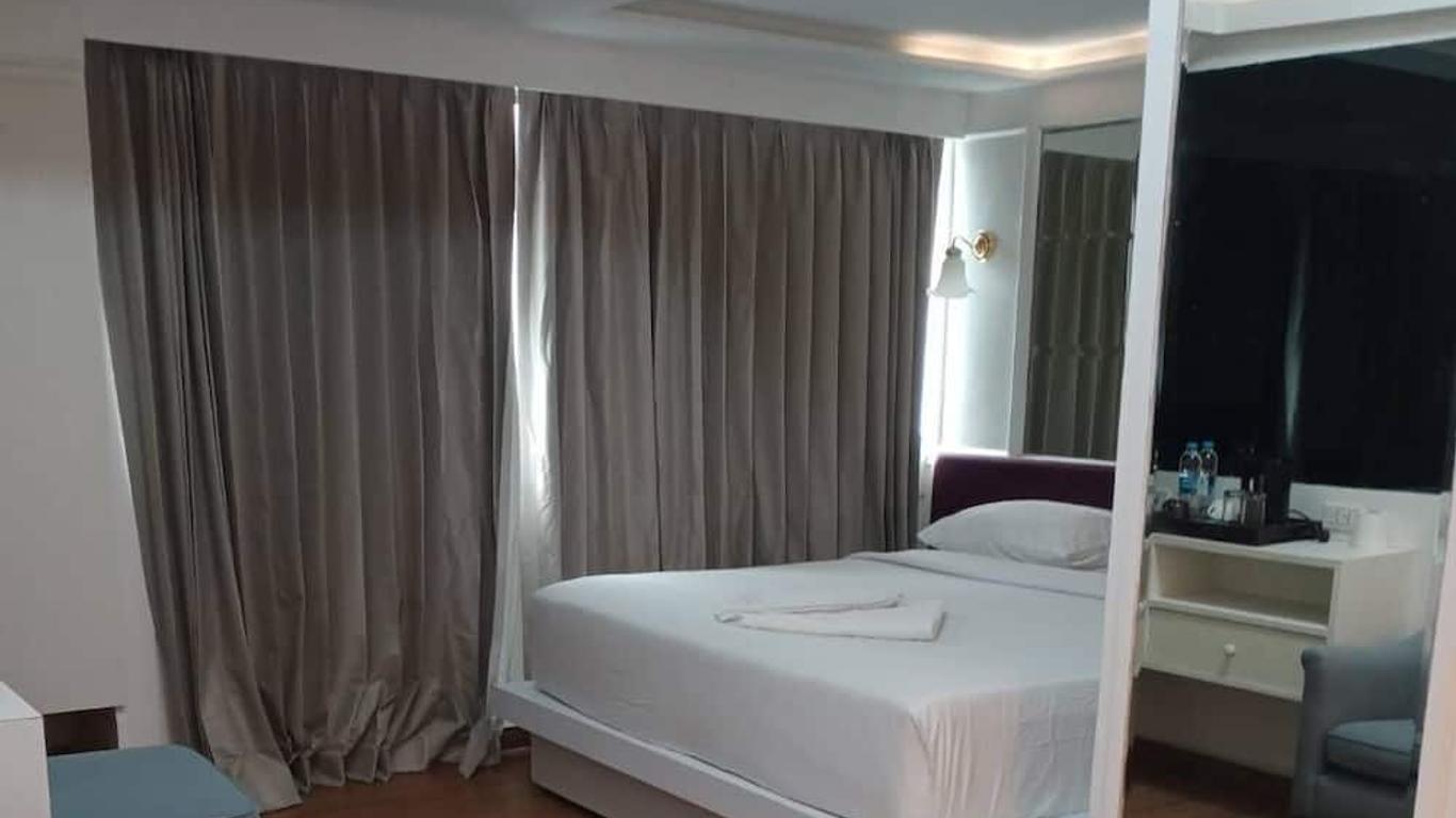 Royal Garden Home Hotel