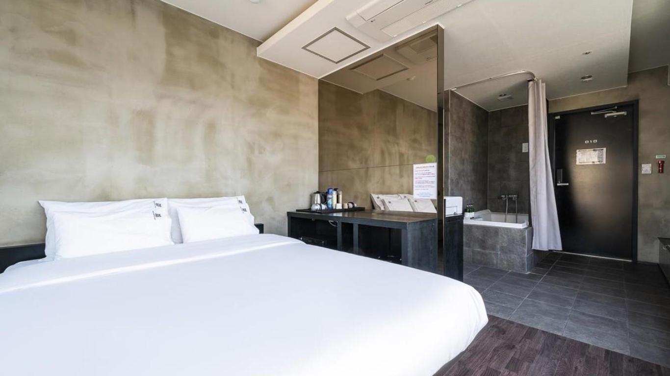 Mini Hotel May Nampo