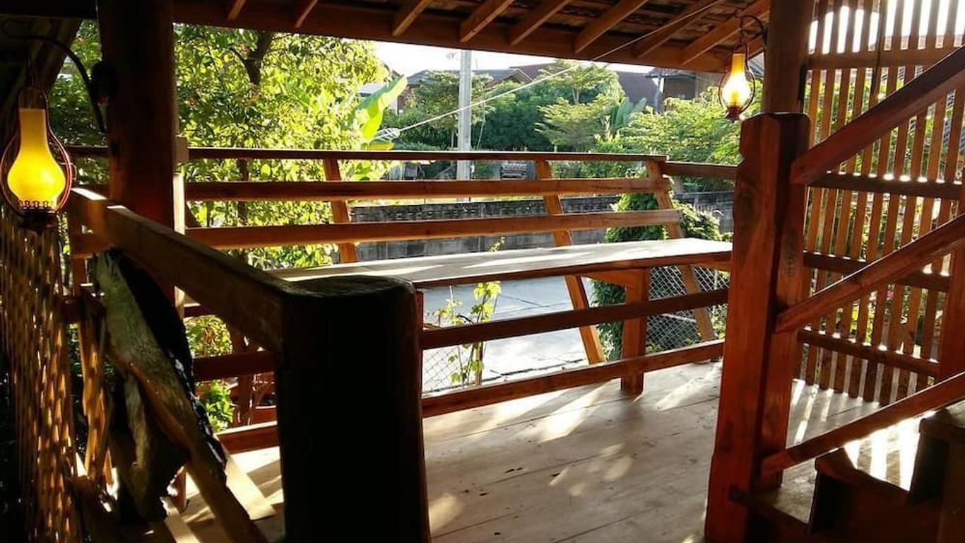 Inthanon Hostel - Adults Only