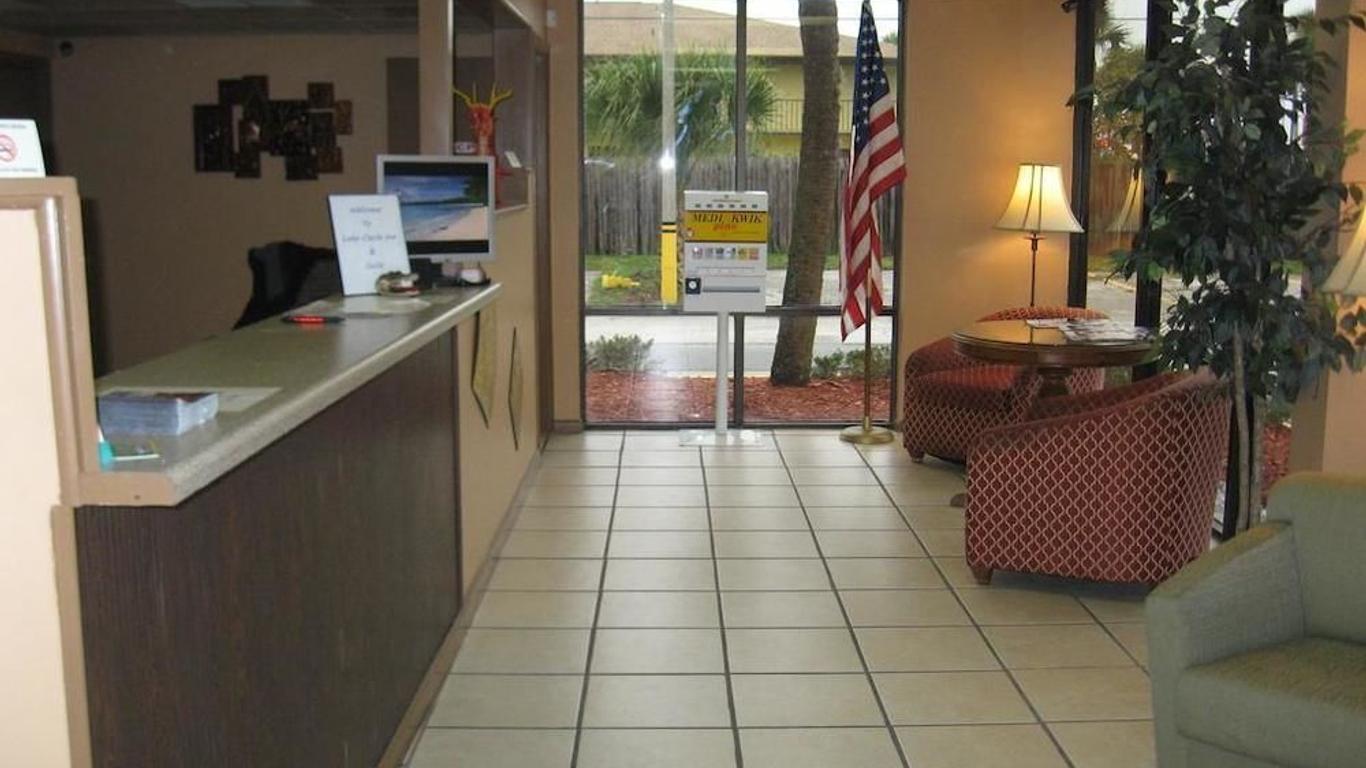 Lake Cecile Inn And Suites