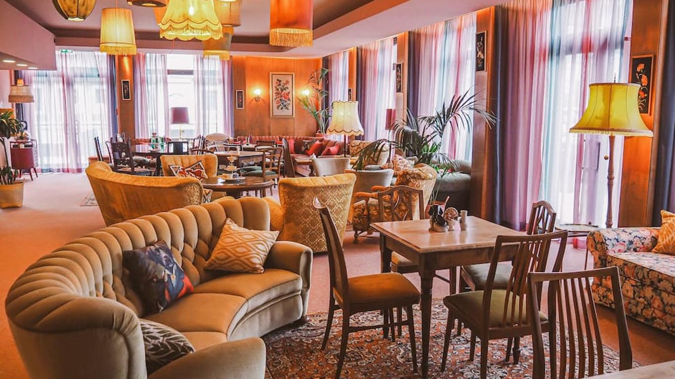 Tante Alma's MÜlheimer Hotel