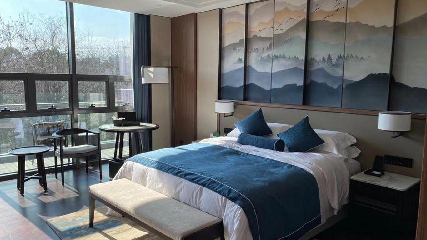 Longtan Lake Hotel