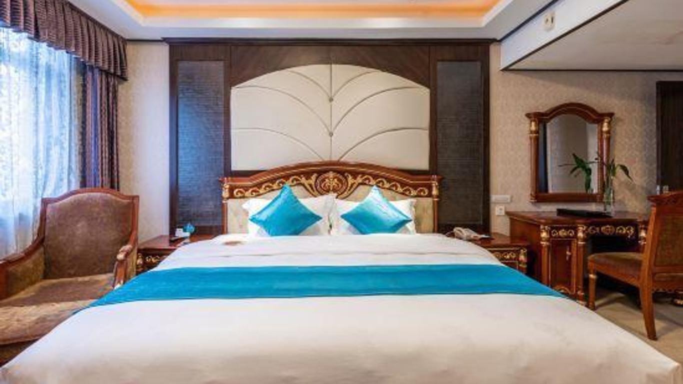 Red Leaf Hotel