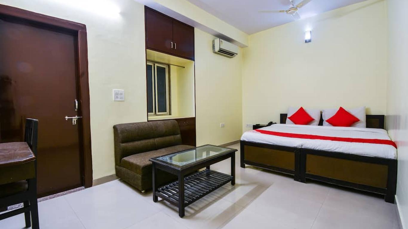 OYO 16940 Hotel Royal Murli