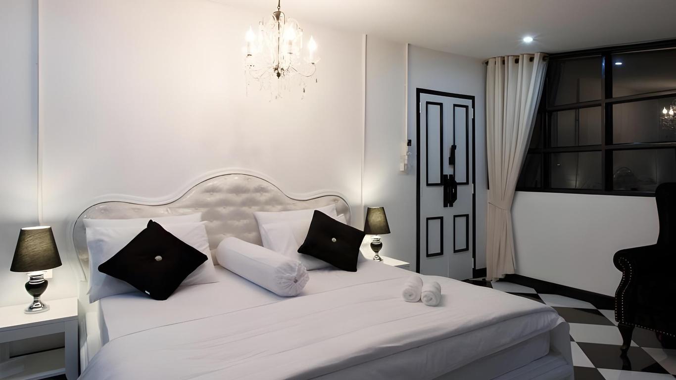 Me Room Hotel