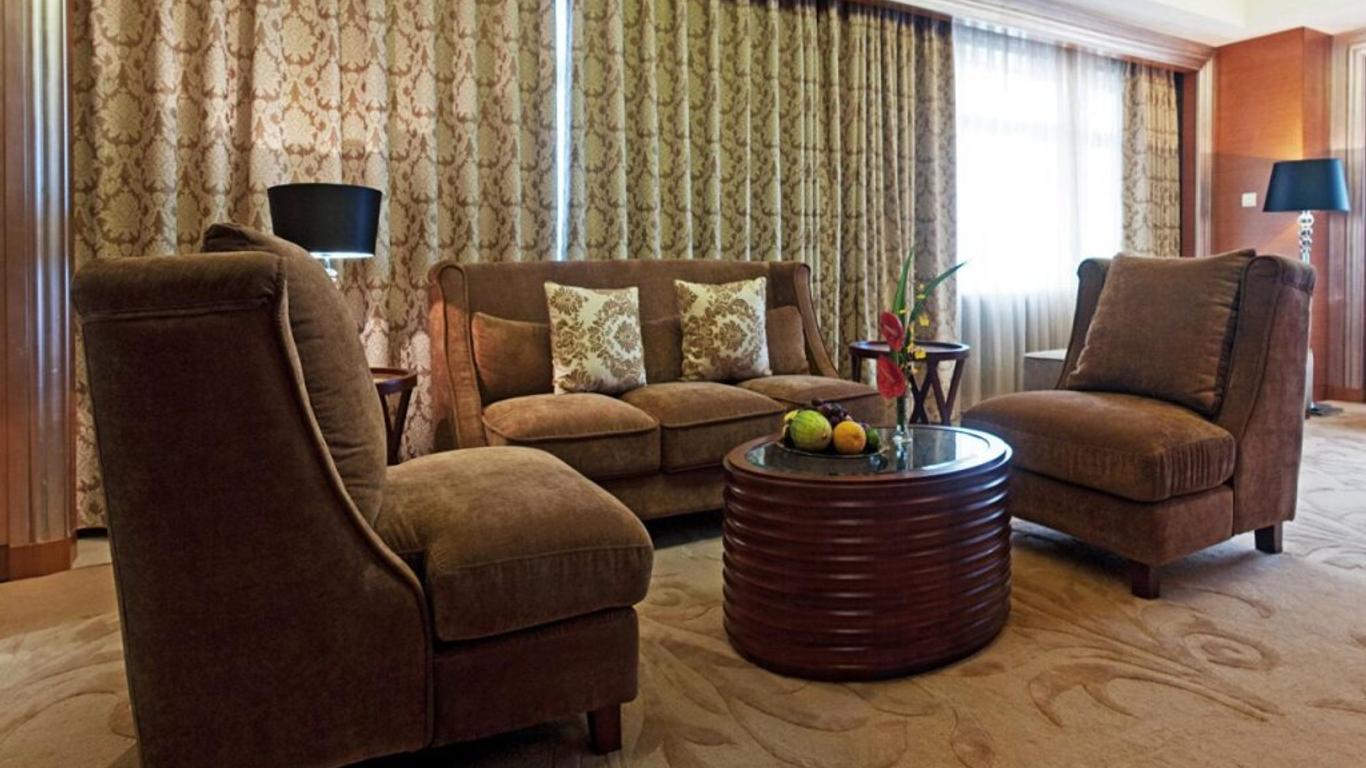 Gold Source Sunshine Hotel