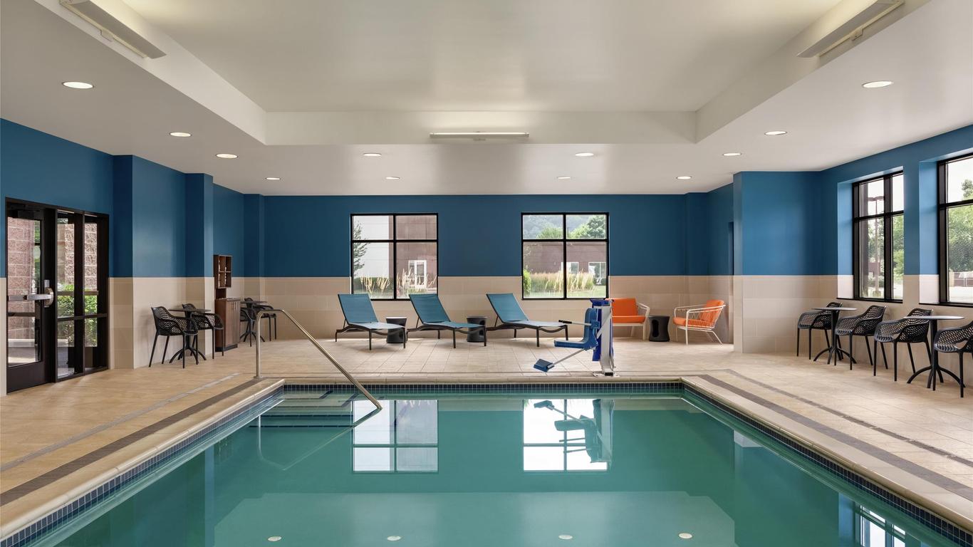 Hampton Inn & Suites Pittsburgh/Harmarville