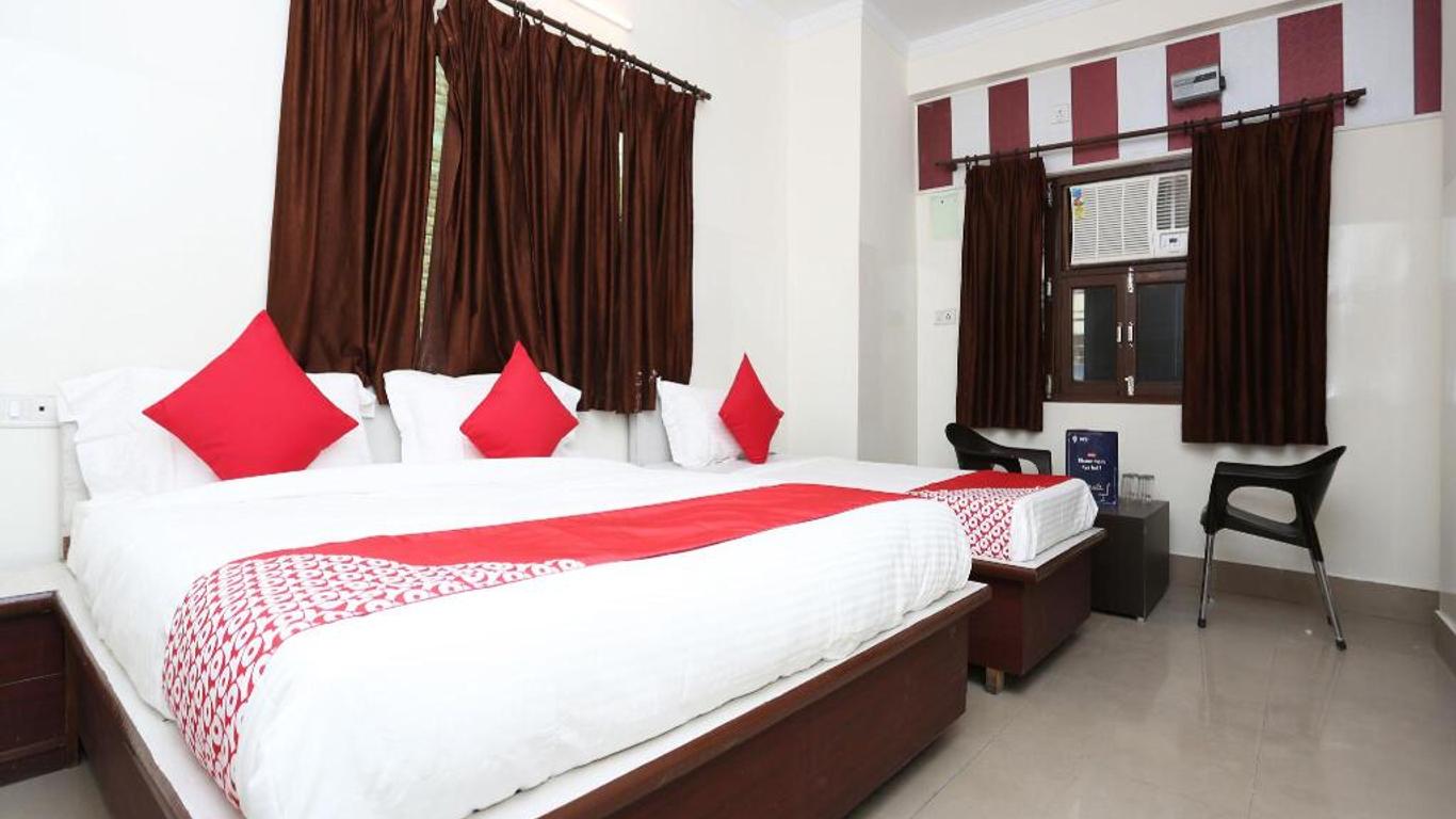 OYO 11623 Hotel Shiva Palace