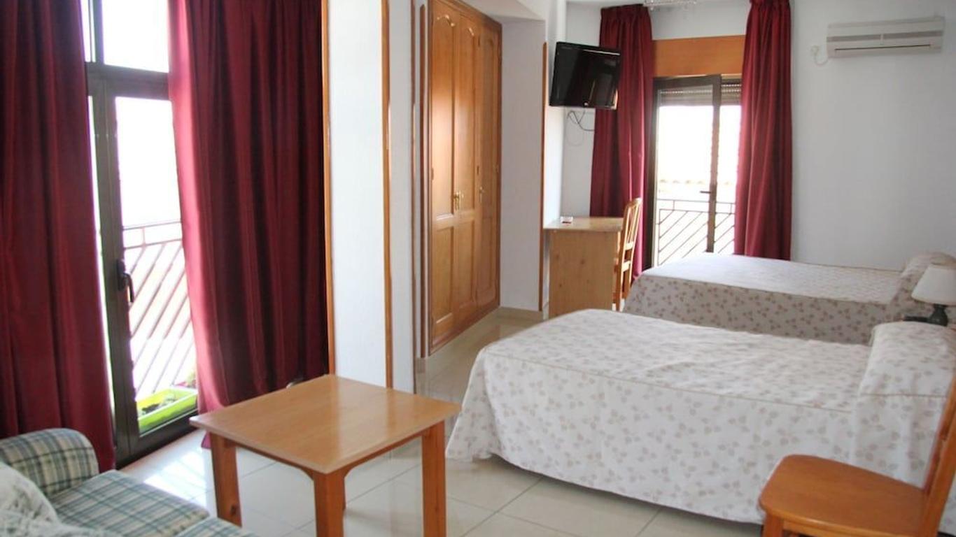 Hostal Cazalegas