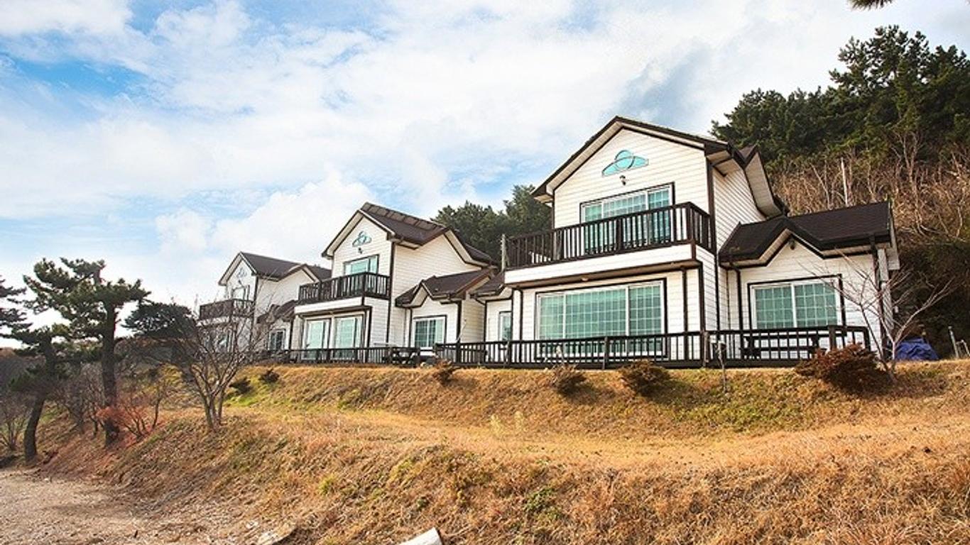 Yeongdeok Dalnim Pension