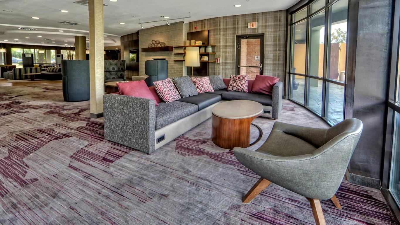 Courtyard by Marriott Memphis Southaven