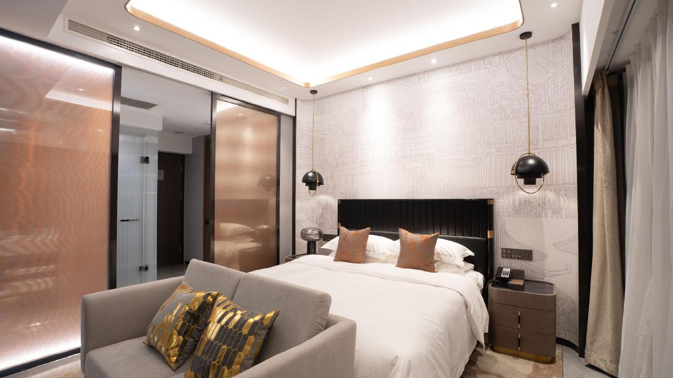 Shandong International Hotel (Jinan Quancheng Square Daming Lake Branch)