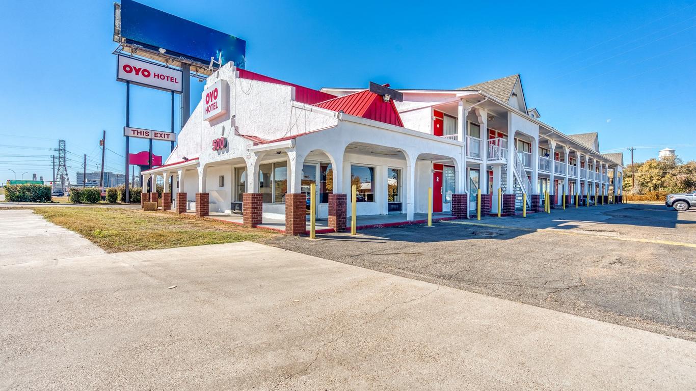 OYO Hotel Waco University Area I-35