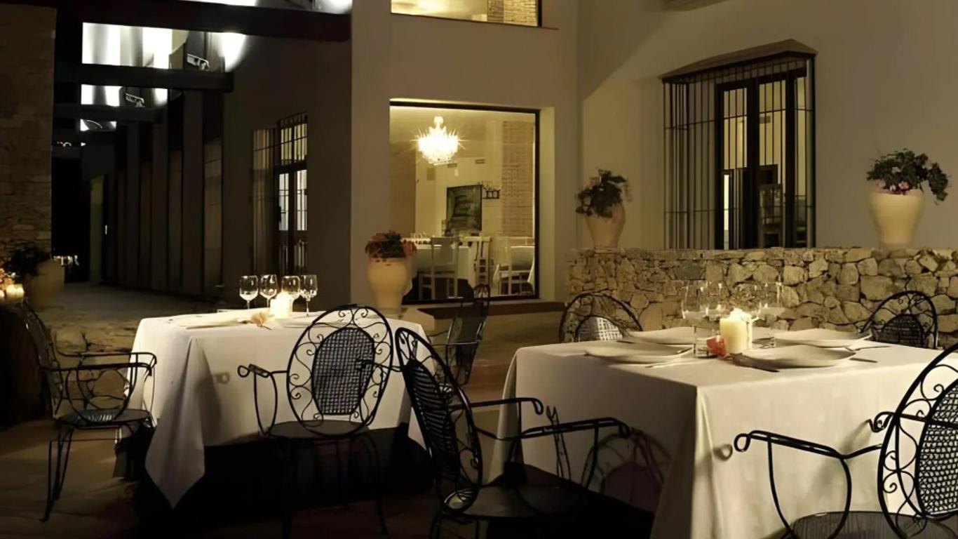 Hotel Rural La Alcanacia