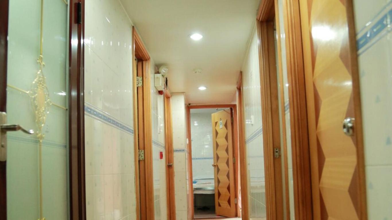 Garden Guest House - Carlton Group of Hostels