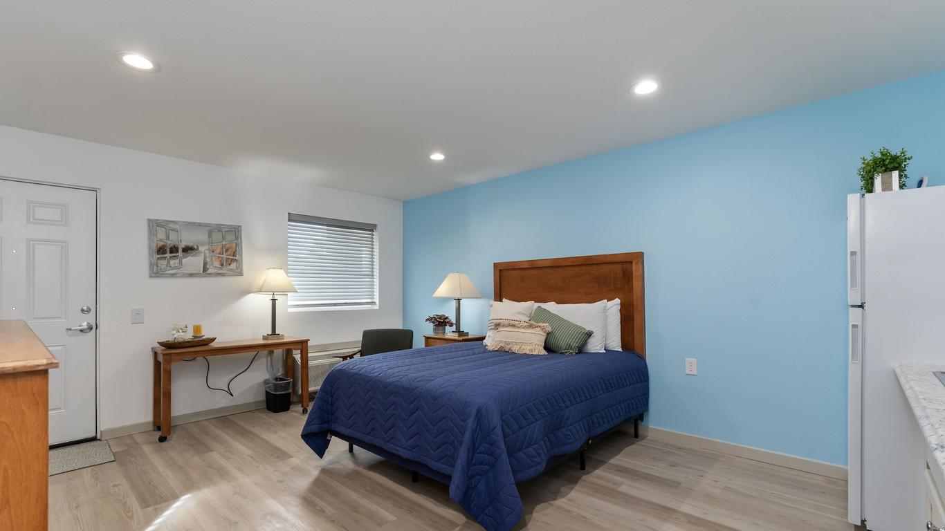 Extended Stay Gun Barrel City