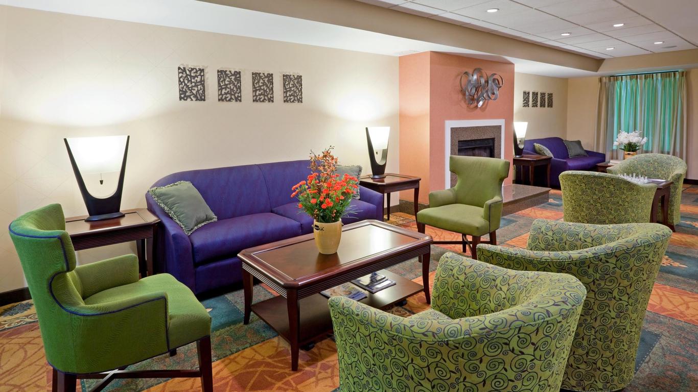 Holiday Inn Express Hotel & Suites Carneys Point, An IHG Hotel