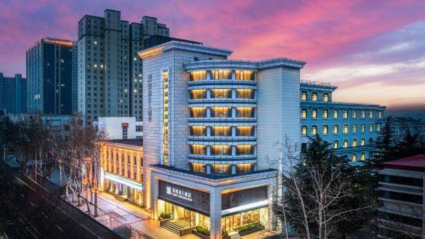 Rongcheng Celebrity Hotel (Rongcheng High Speed Rail Station Shop)