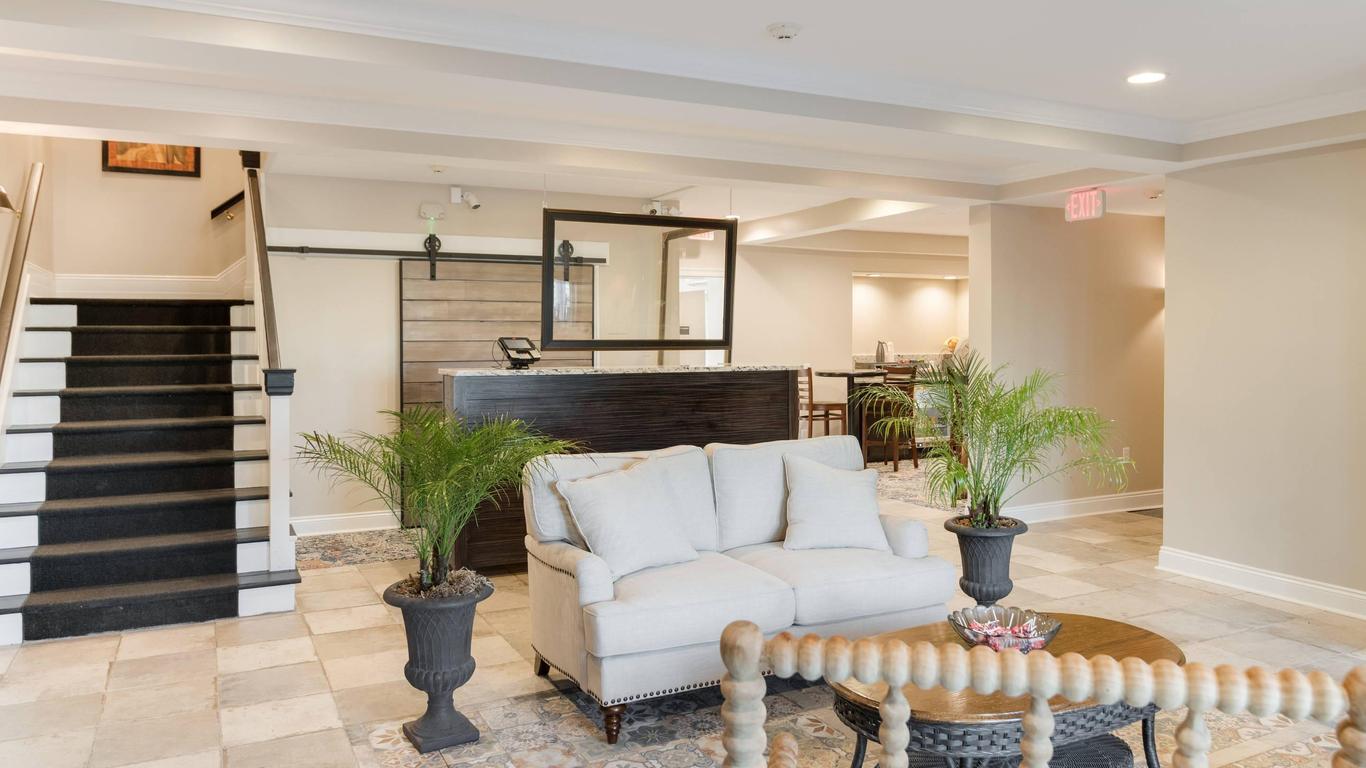 The Port Inn and Cottages Ascend Hotel Collection