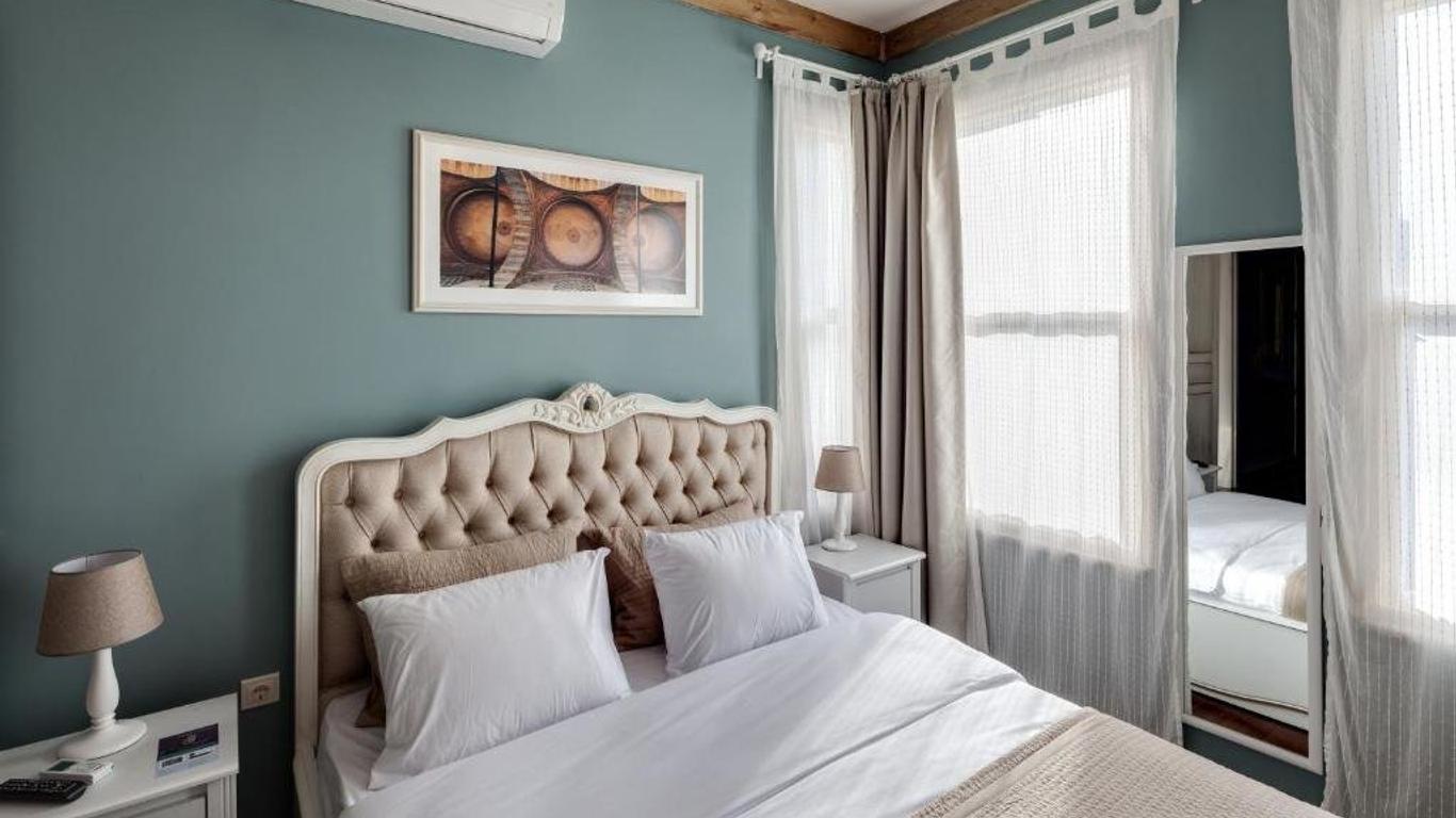 Loka Suites