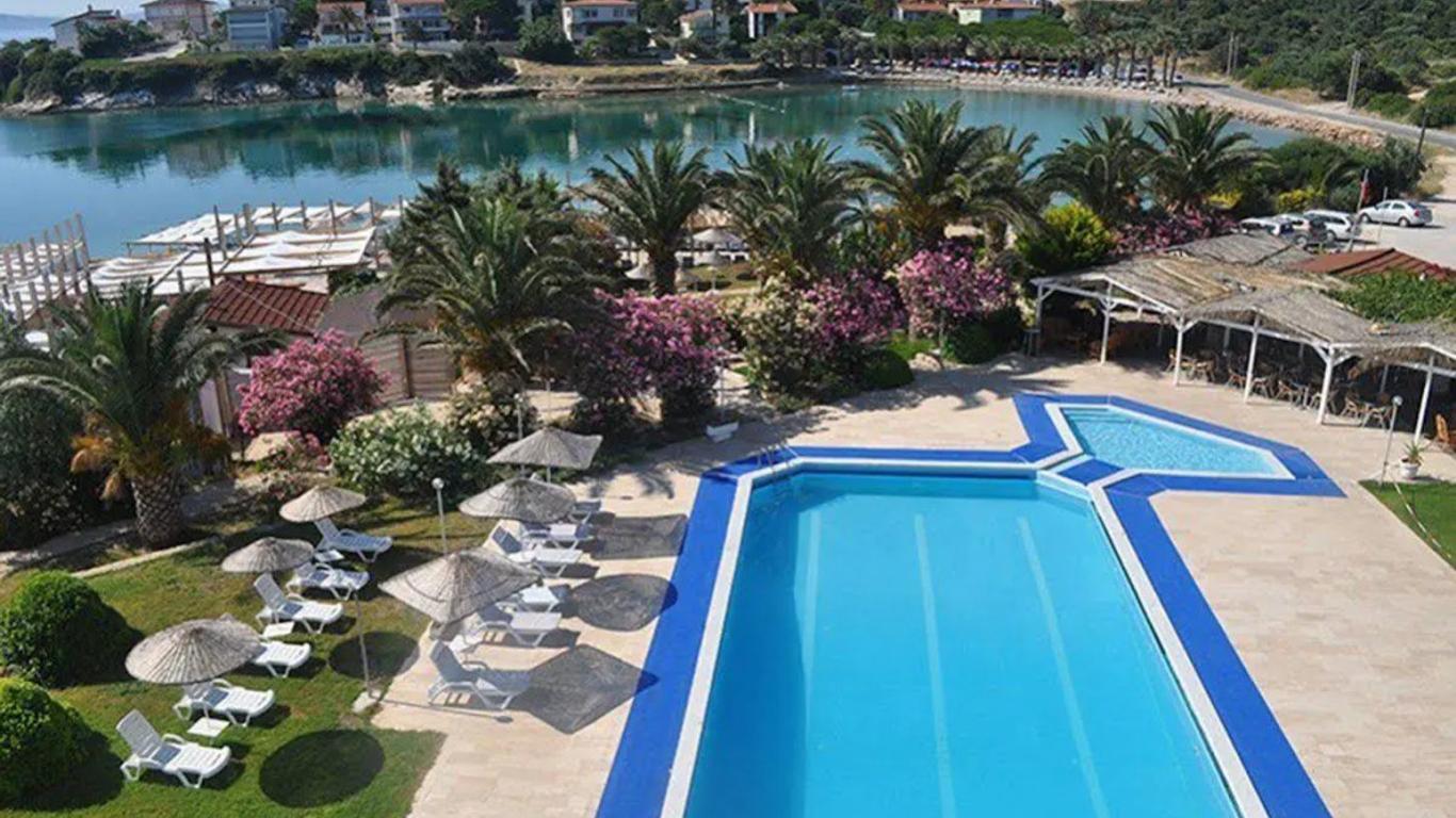 Ladin Hotel