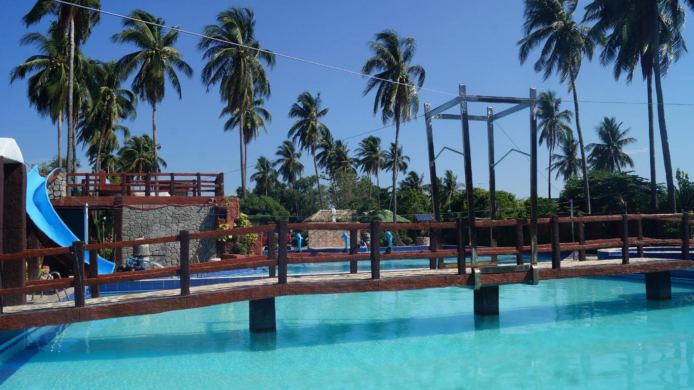 Hana-Natsu Resorts Pool & Hotel