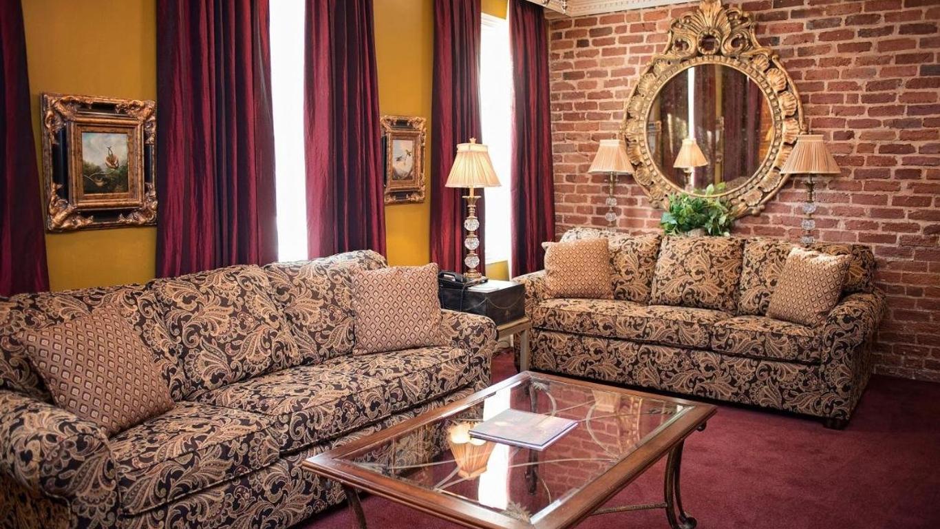Quarter House Suites