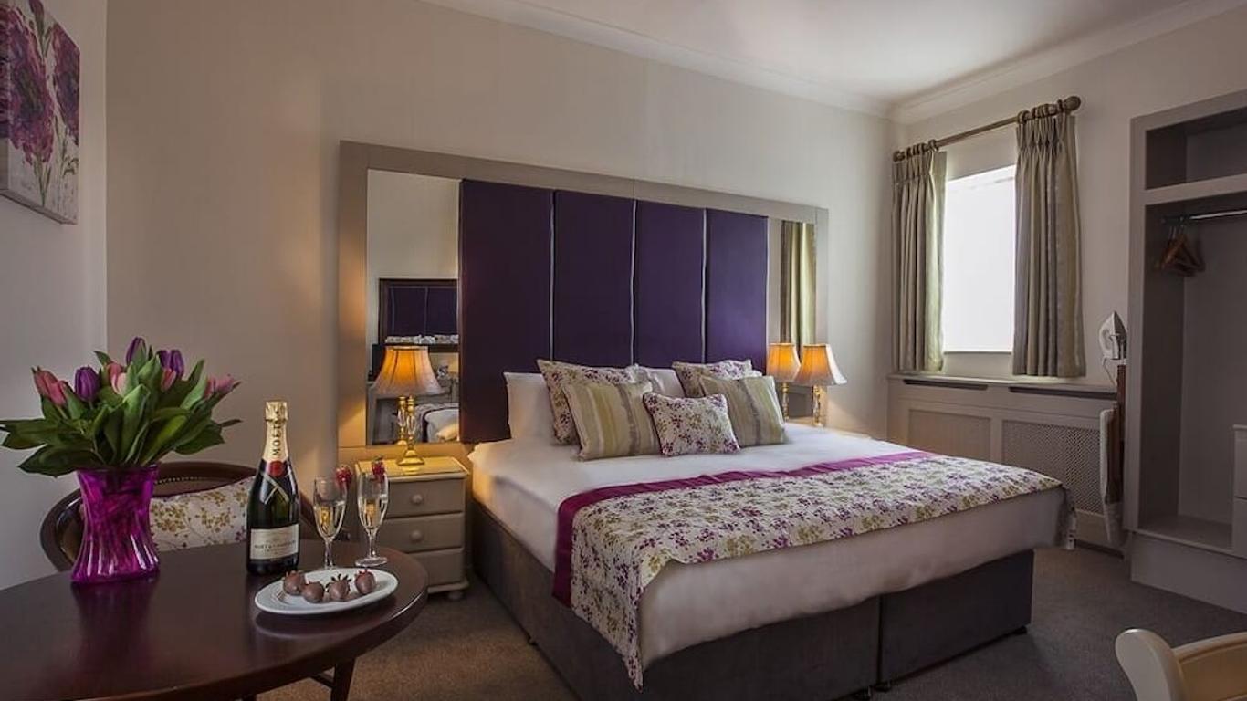 Breffni Arms Hotel