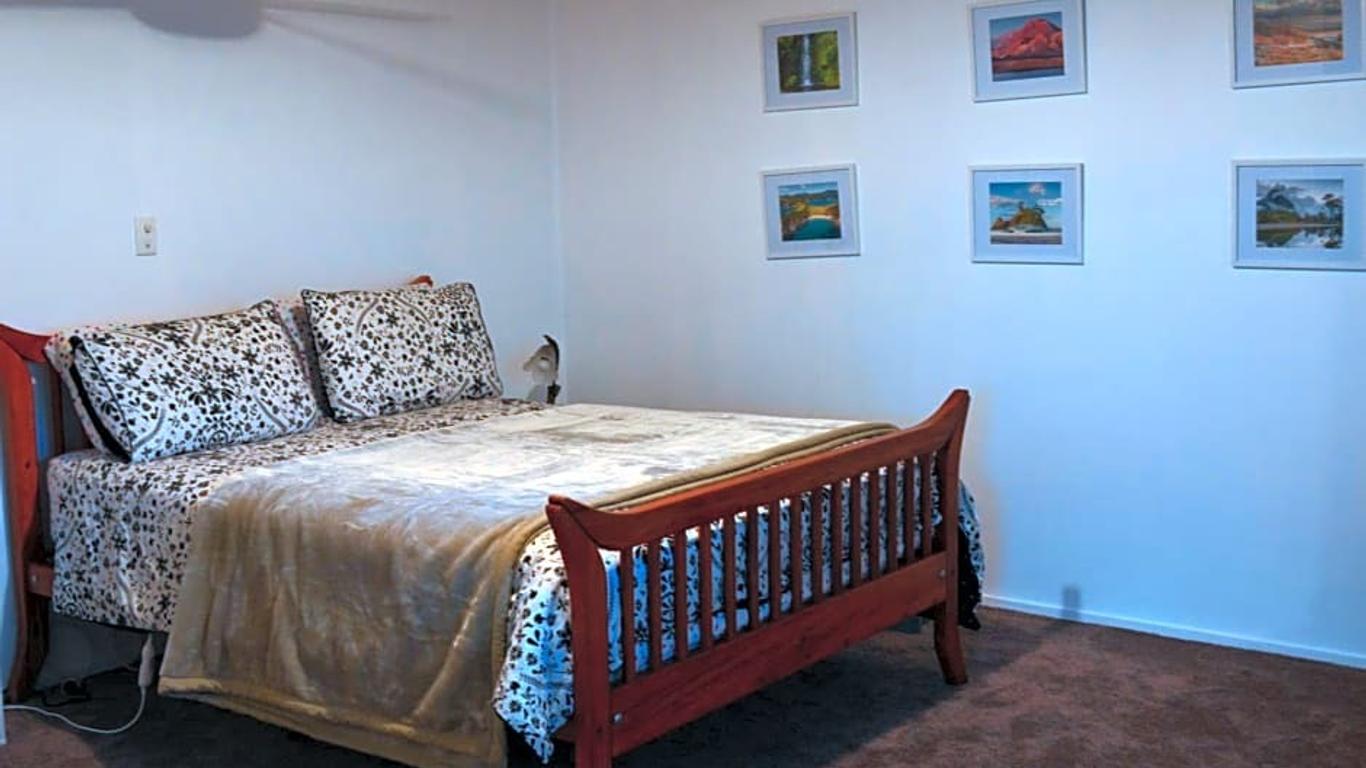 Poplar Creek B&B