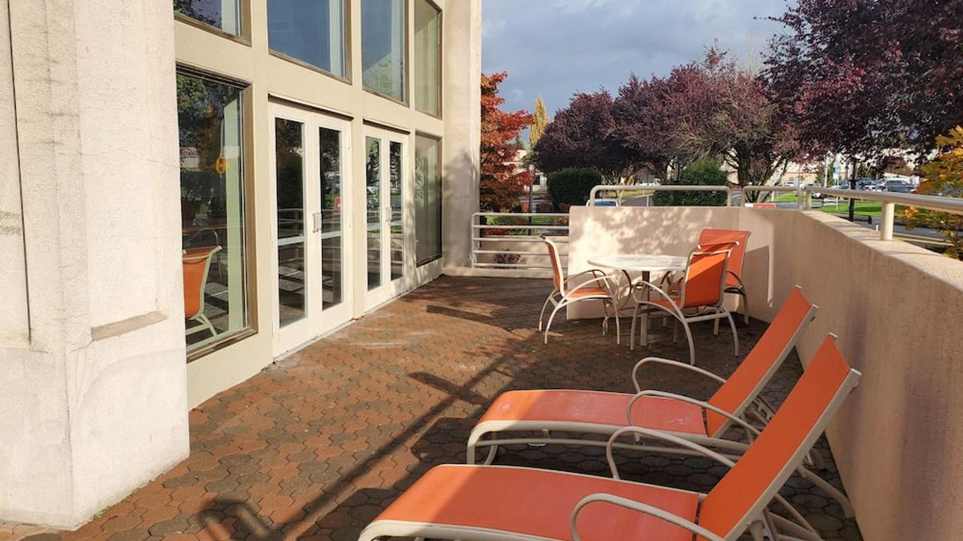 Best Western Plus Mill Creek Inn