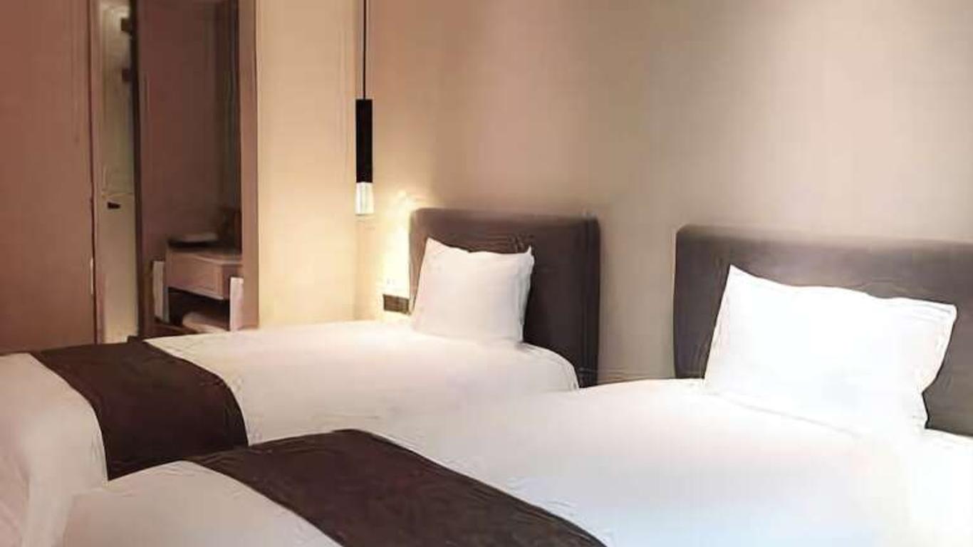 Yitel Hotel