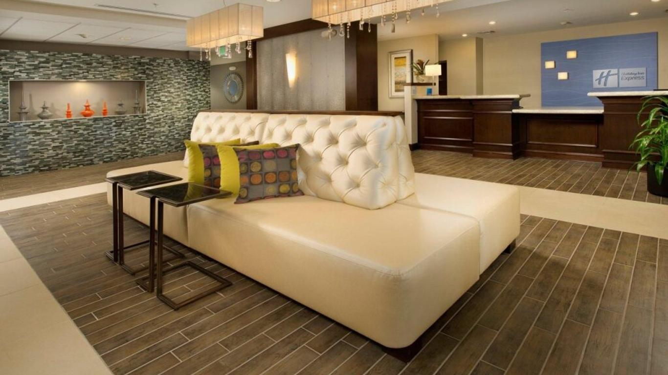 Holiday Inn Express & Suites Caryville
