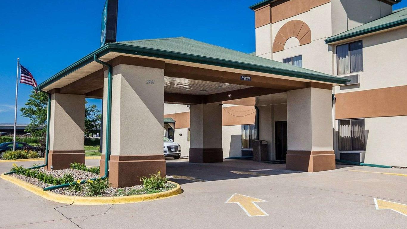 Quality Inn and Suites Altoona - Des Moines