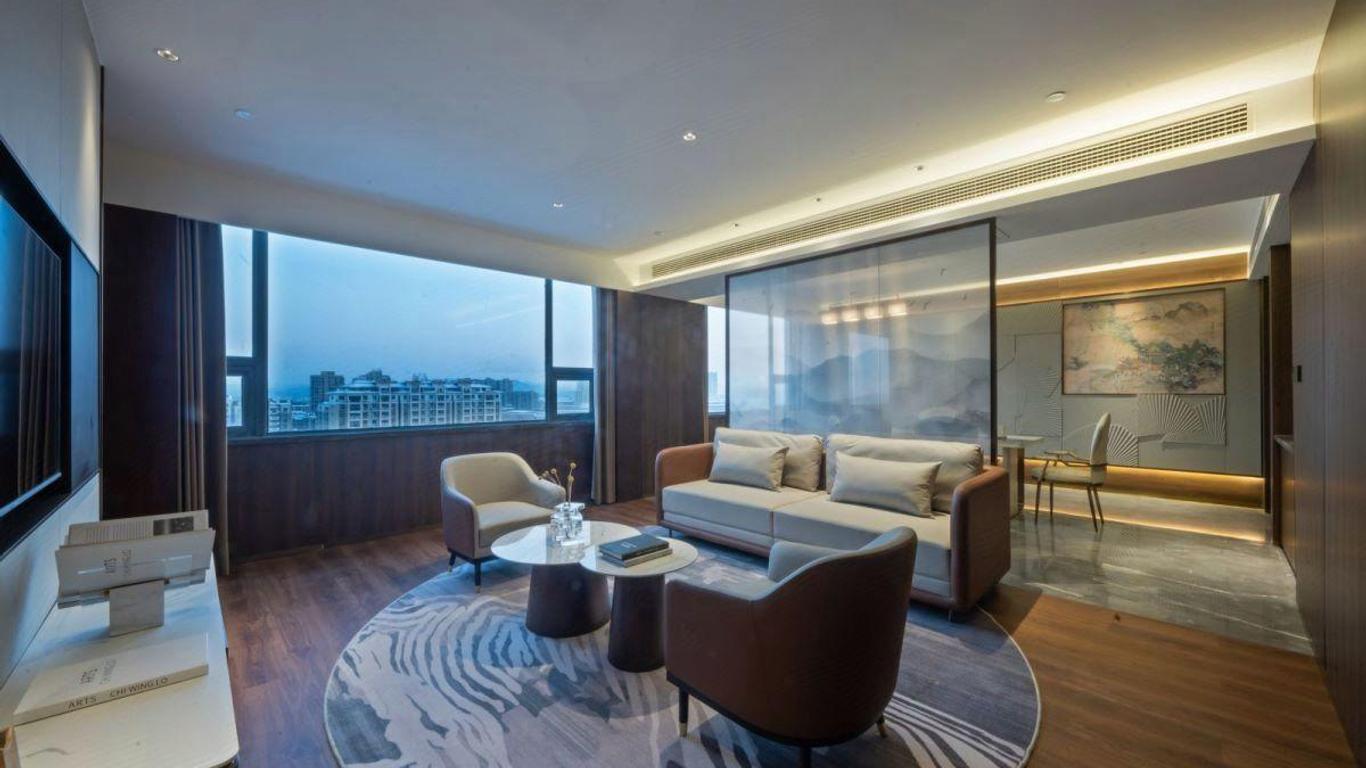 Wannian Shennong Maison New Century Hotel