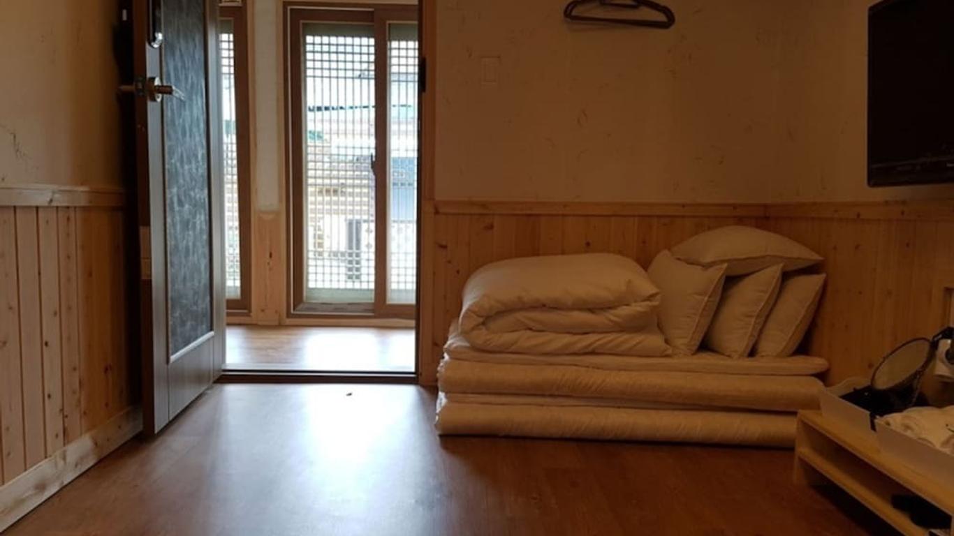 Damso 2nd Guest House