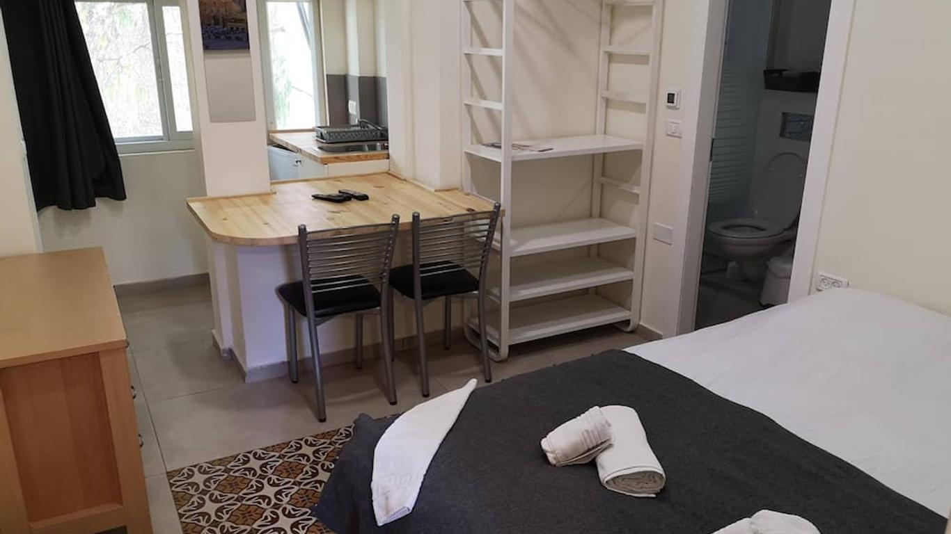 Allenby 2 Bed & Breakfast