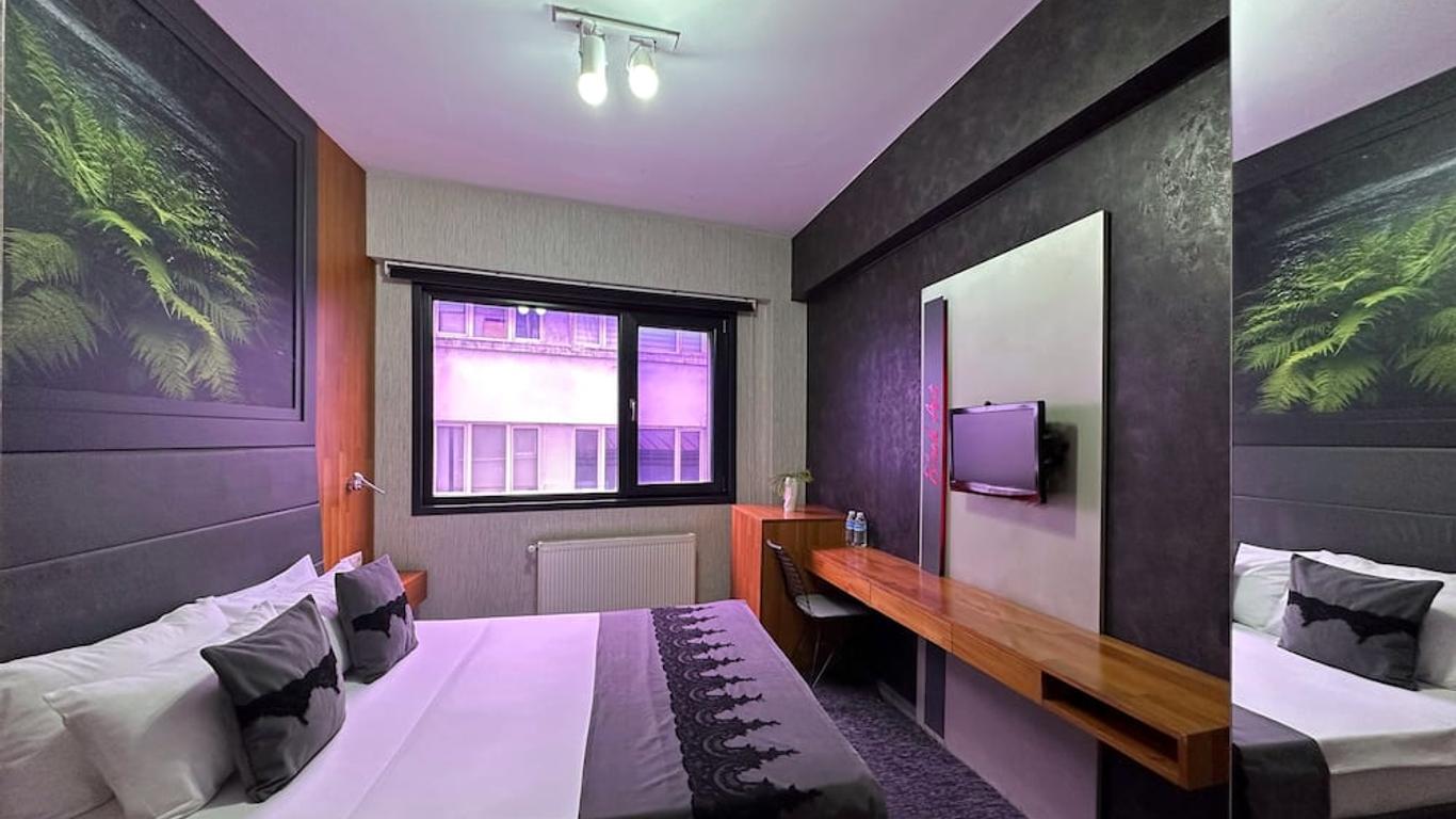 Black Art Otel