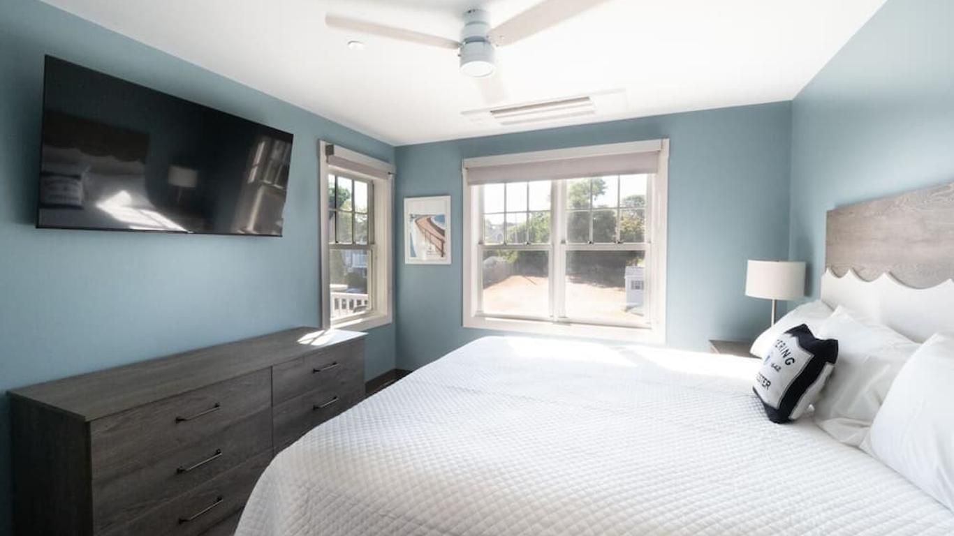 Long Beach Suites