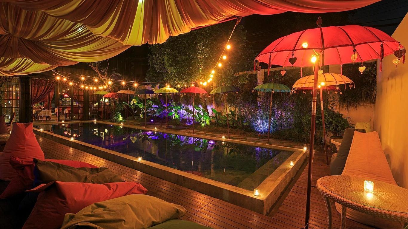 Sama Sama Suites And Restaurant