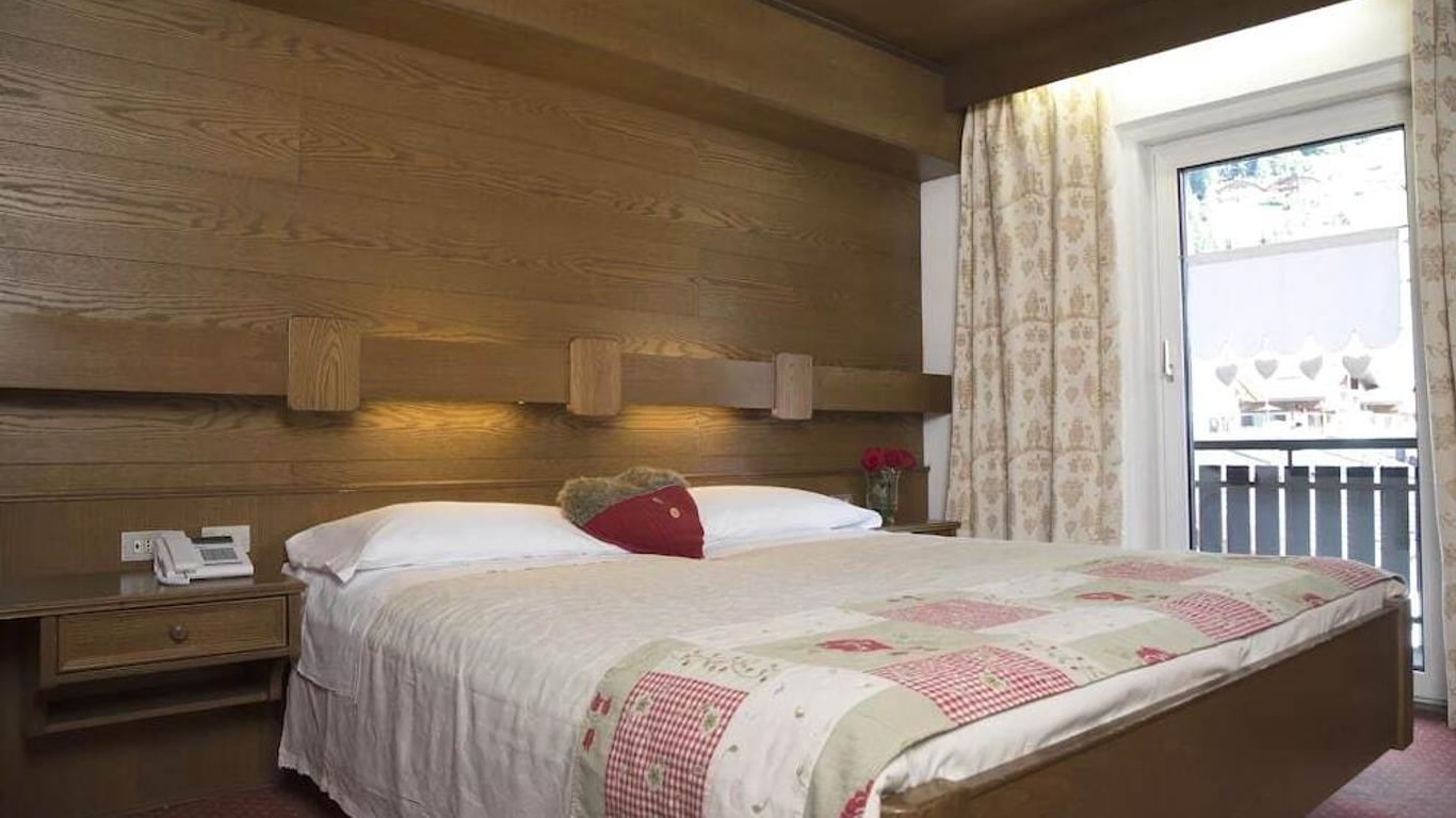 Sport Hotel Enrosadira