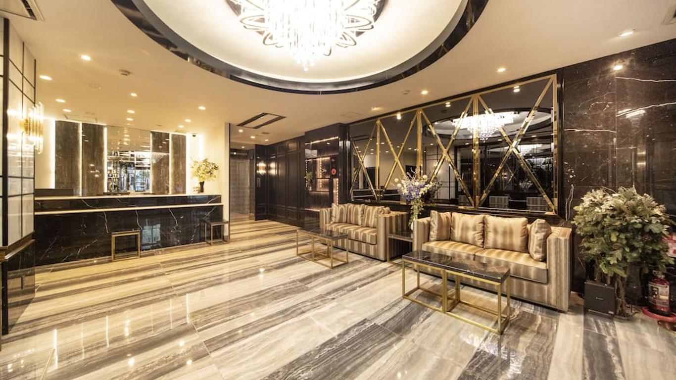 The Grandeur Hotel
