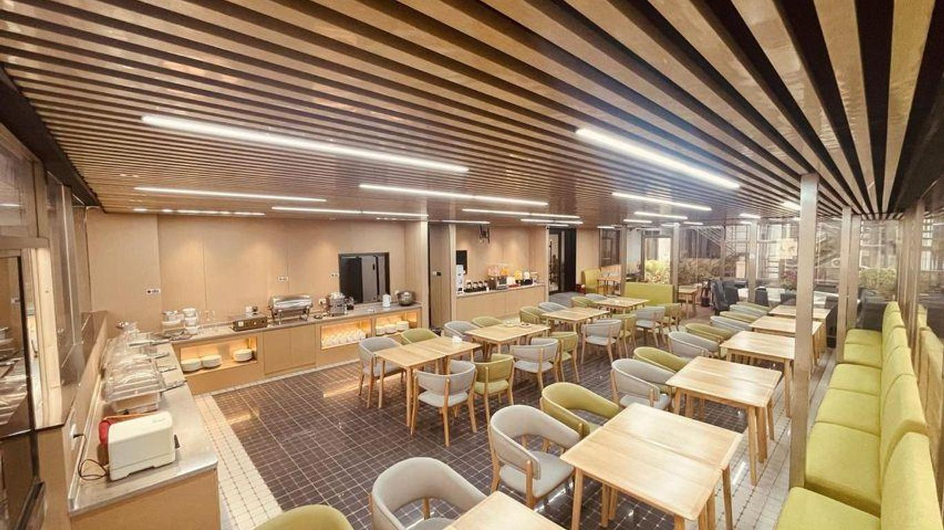 Nanjing Lukou Qiudu Hotel
