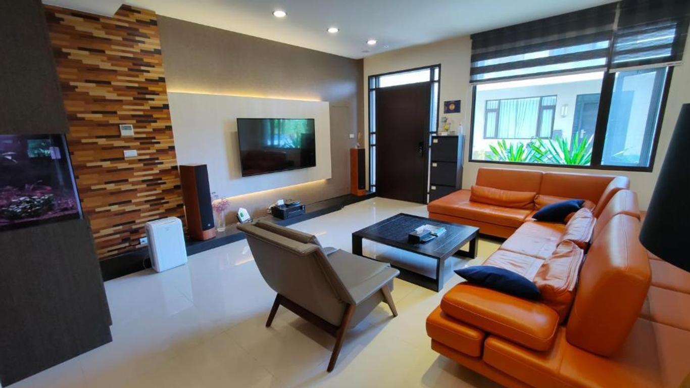 Riverbank Villa