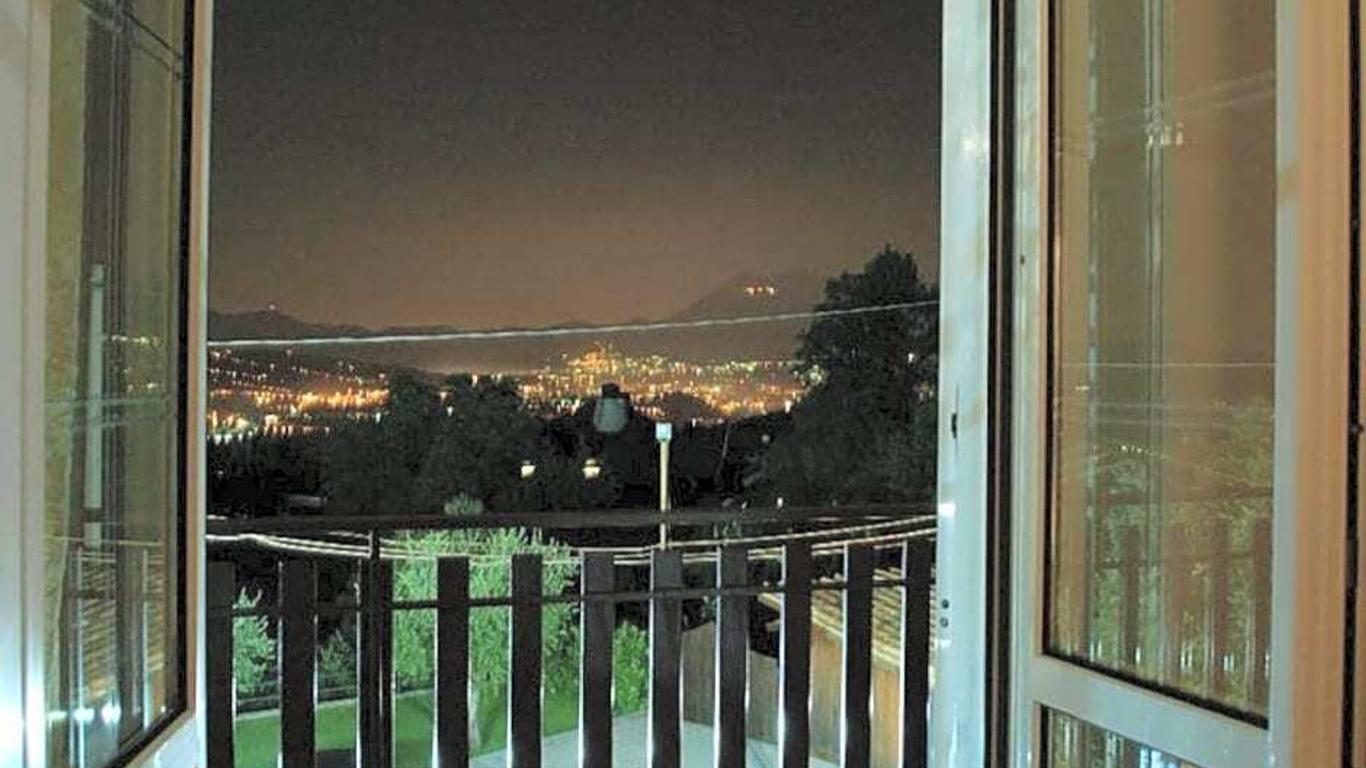 La Casa Sull'aia,AV