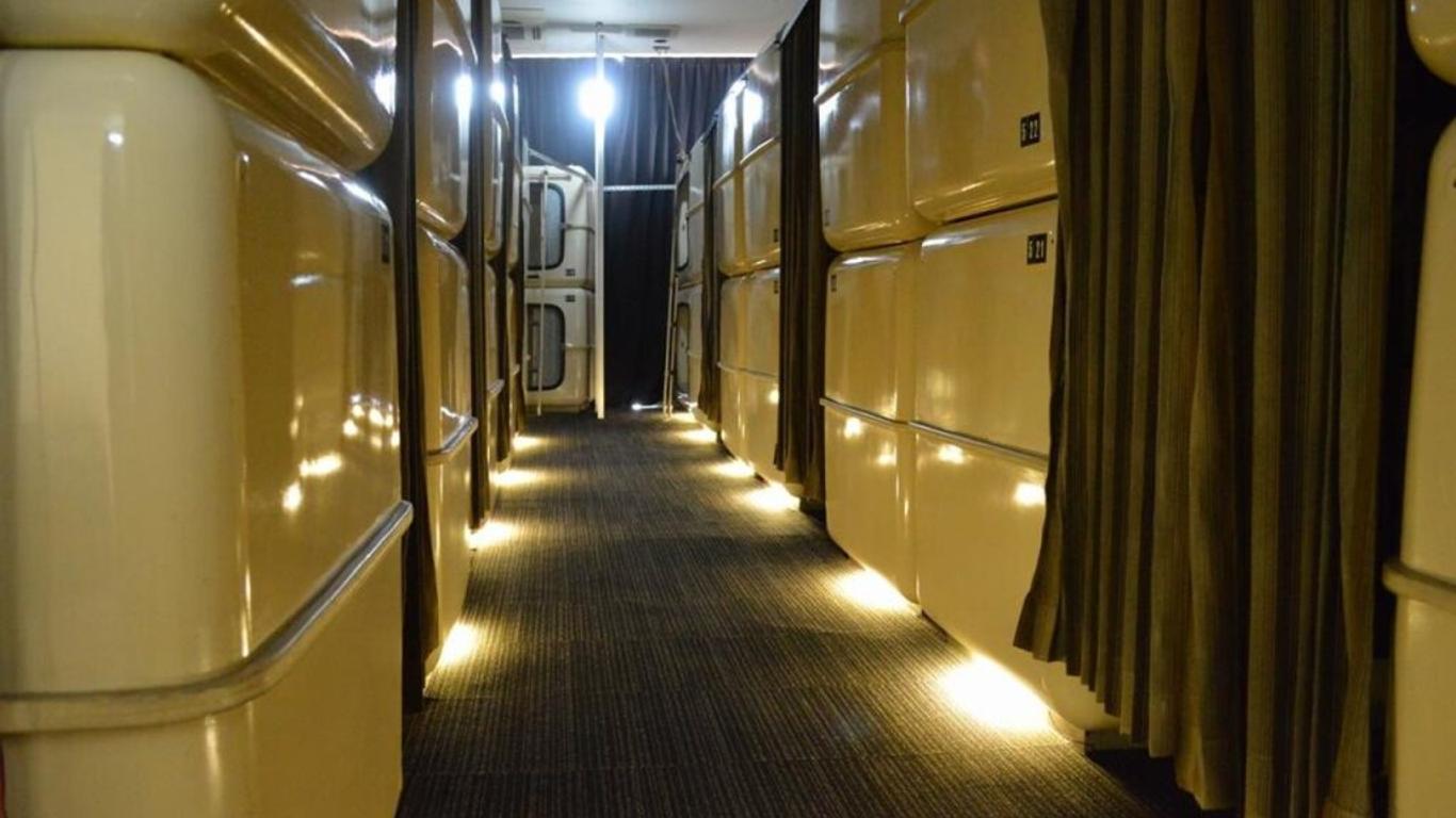 Atsugi Capsule Hotel